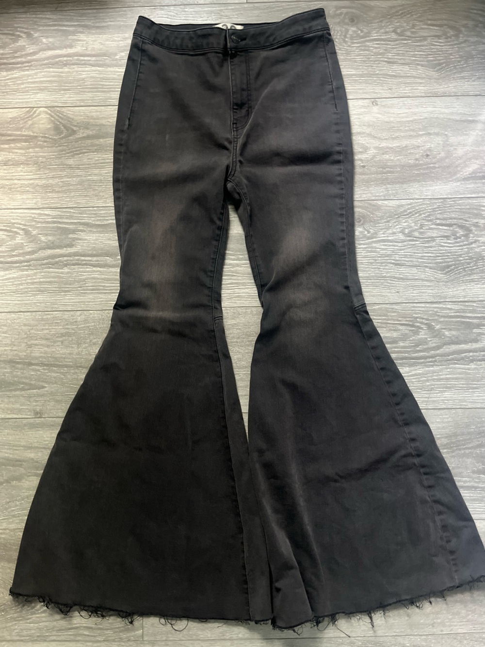 We the Free Washed Black Super Flare Bell Bottom Denim Jeans Retro Boho Size 29